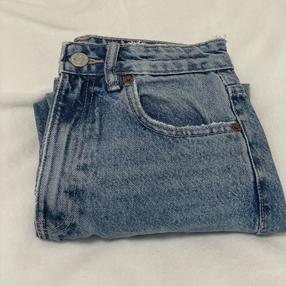 Zara High Rise Ripped Jeans - Picture 3 of 4